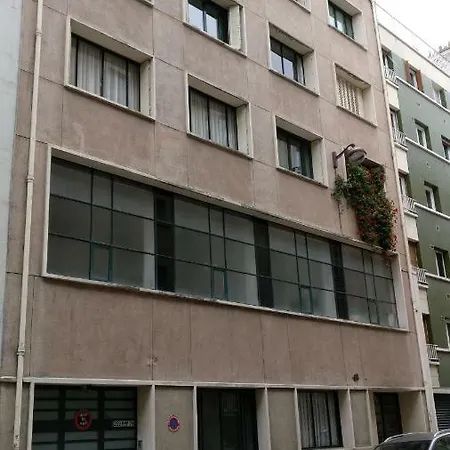 3 Double Bedrooms In Montmartre Near Subway Ac Parigi